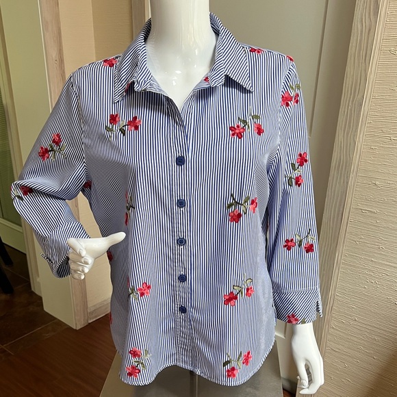 Navy and White Pinstriped Embroidered Top  PL - Picture 13 of 13